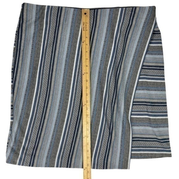 J. Jill Skirt Womens L Blue Ivory Aztec Striped Mountain Breeze Faux Wrap Mini - Picture 6 of 8